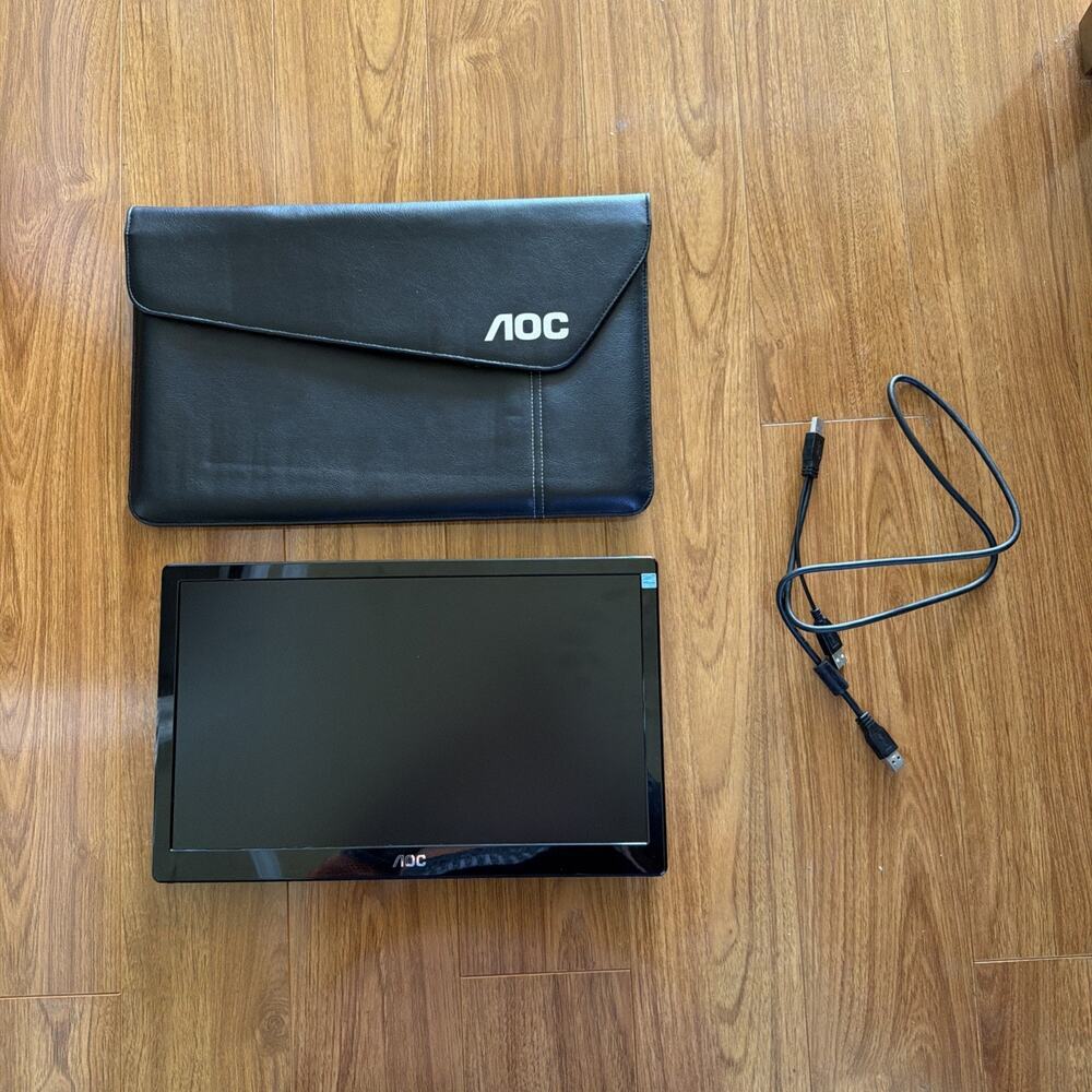 AOC 156LM00005 15.6" LED Monitor Widescreen USB 3.0 Portable 1080p HD With Bag